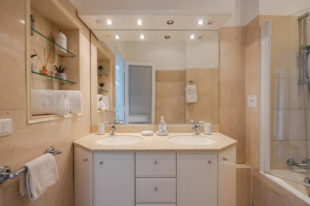 Apartment Newly Renovated! Harbour View On Balcony Terrace Cannes