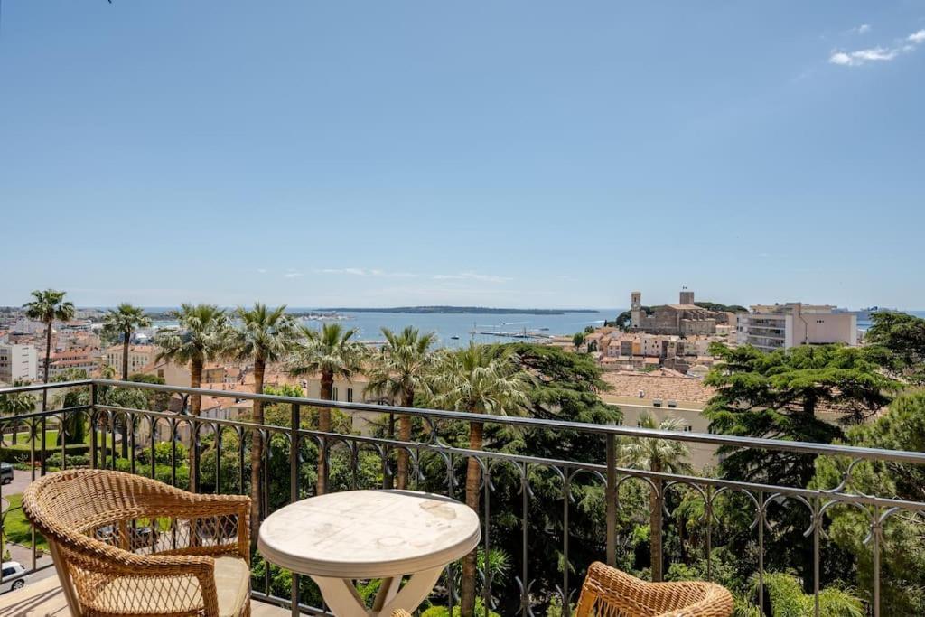 Newly Renovated! Harbour View On Balcony Terrace Apartment *