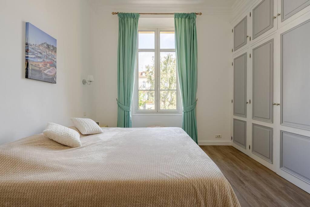 Newly Renovated! Harbour View On Balcony Terrace Apartment